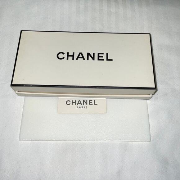 Chanel Paris No 5 Perfume and Bar Soap Set - Picture 5 of 6